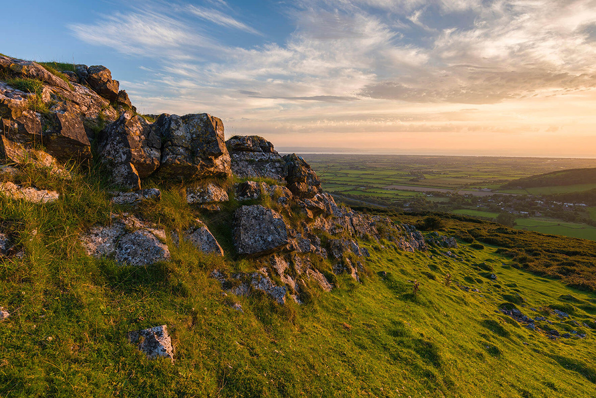 A limestone outcrop in the Mendip Hills, Somerset, UK. Credit: Craig Joiner Photography / Alamy Stock Photo.